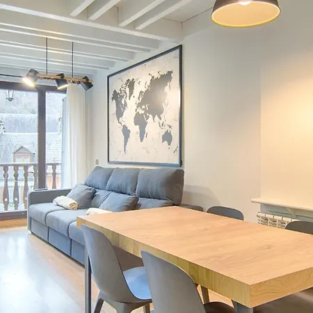 Saplan Real Estate Pijauert Apartament Les